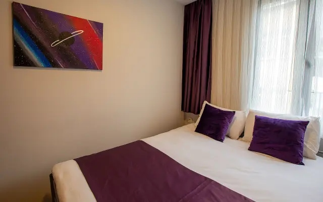 Отель Pera Sultan Suite