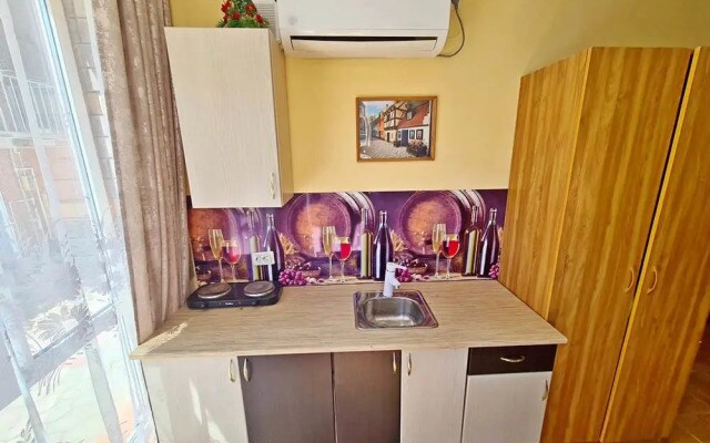 Квартира Студия Номера на Пляже 150/1 (с кухней)