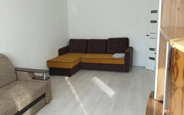 Квартира на улице Братьев Хусаиновых 4/2