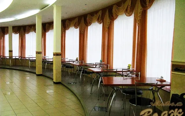 Отель Вояж