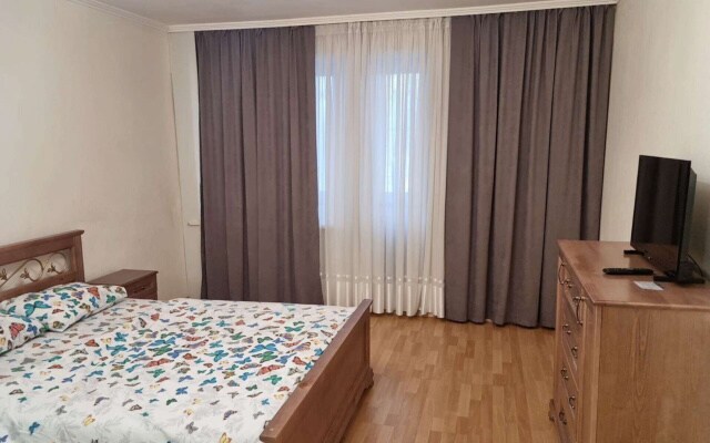 Квартира В Тихом И Кpacивoм Pайоне Древнегo Суздаля
