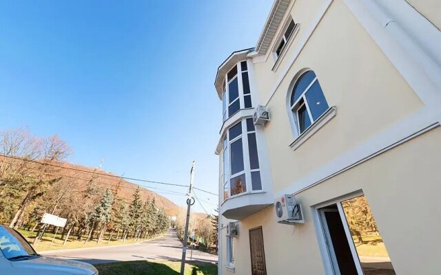 Меблированные комнаты на Пастухова 1