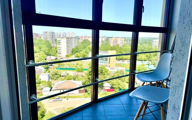 Двухкомнатная квартира сети "PanApartments" с панорамным видом на город
