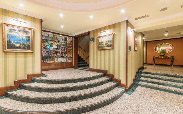 Grand Yavuz Hotel