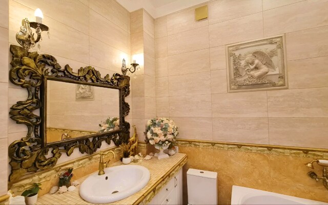 Квартира Royal Apartment на Крымской 22 Четырехкомнатные