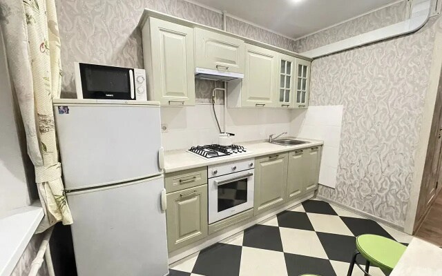 Квартира на улице Братьев Жабровых 3