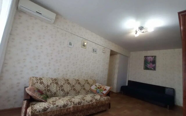 Квартира двухкомнатная на улице Кузнецова 9