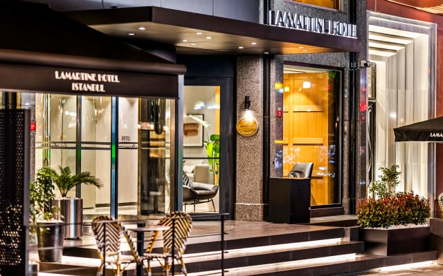 Lamartine Hotel