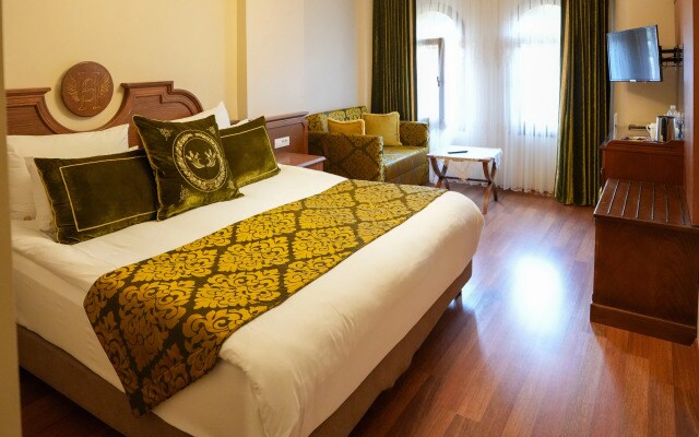Seven Hills Hotel