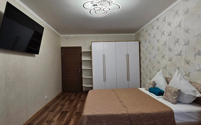 Квартира Трехкомнатные на Емлютина