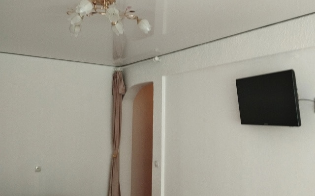 Квартира светлая в центре у площади Победы с окнами и балконом в тихий двор