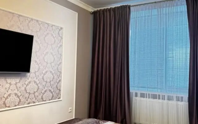 Квартира Lux Apartments