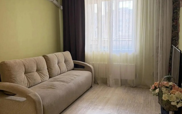 Квартира Суворова 161