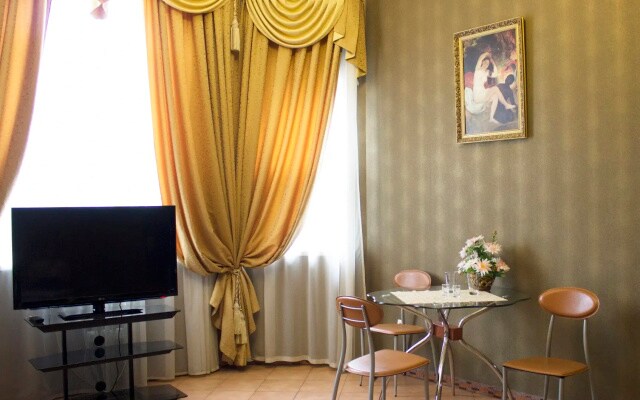 Okhotnichiy Club