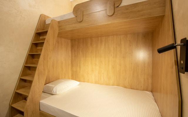 Guest House Golden Kids 2 30