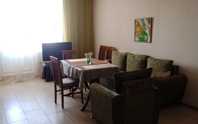 Tsentr Nino Apartments