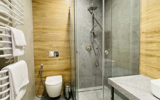 Апартаменты Apartburo Делюкс  в бельэтаже у моря