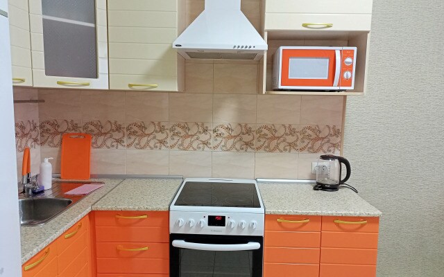 Квартира Кирова 120А оранжевая квартира