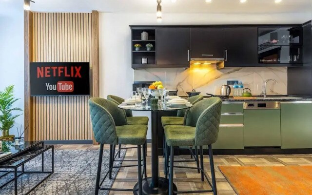 Отель BayMari Suites City Life