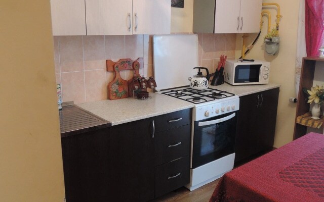 Karibskogo 14 Apartments