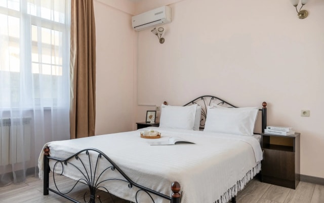 Апартаменты Red Apartments Крамского Верона