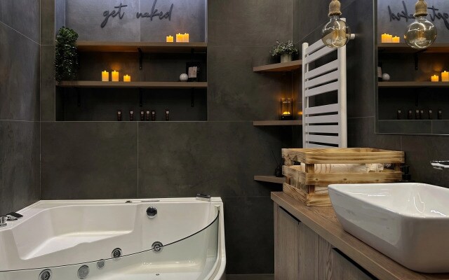 Квартира Top Rooms с джакузи в Царской Площади