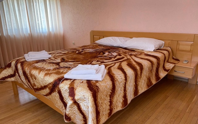 Частный дом Дом с бассейном у моря