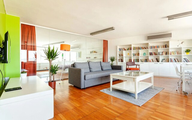 Апартаменты Spacious 3-Bedroom with Galata Tower & Bosphorus View