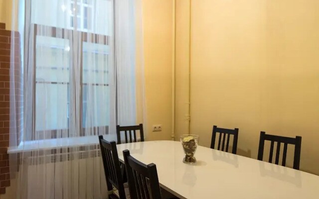 BM 13 Apartments