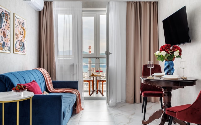 Квартира с Роскошным Видом на Море и Горы от  Home Group