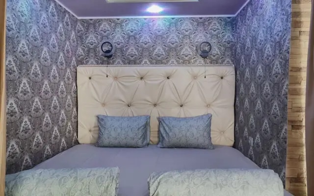 Квартира КакДома в районе Кольцово с огромной кроватью