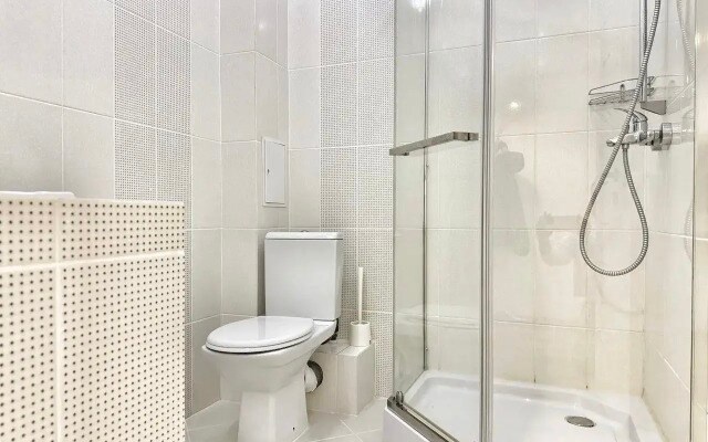 Квартира Уютная с панорамными окнами, 10 минут до центра
