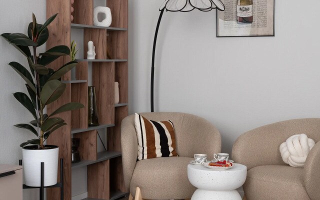 Квартира GM Apartments у Патриарших Прудов с Тремя Спальнями