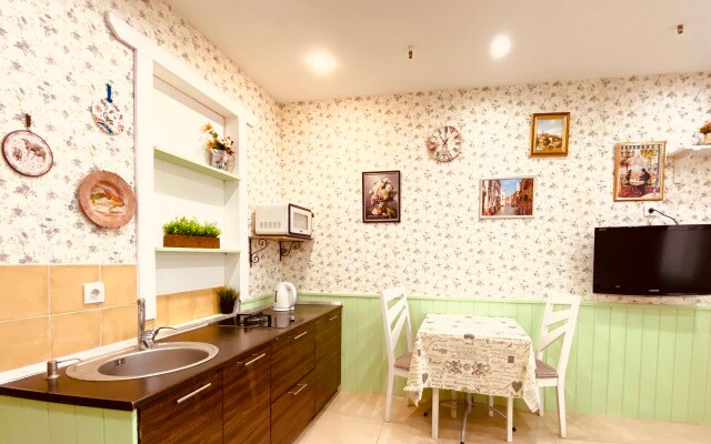 Yanina Apartments