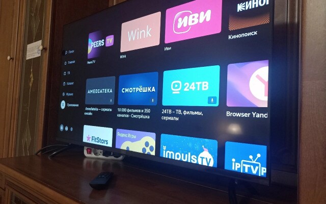 Квартира Уютная Двухкомнатная с Симпатичным Декор Камином