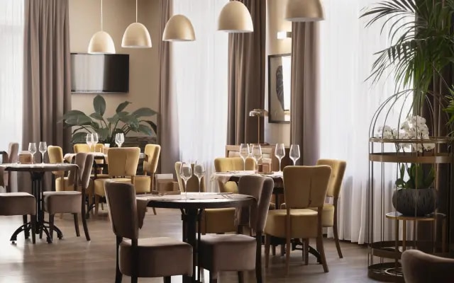 Отель Golden Tulip