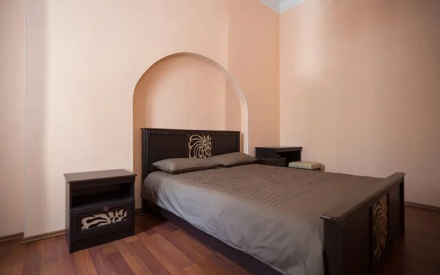 BM 13 Apartments