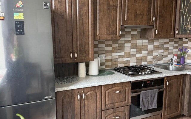 Uyutnaya Na Letnem Ozere Flat