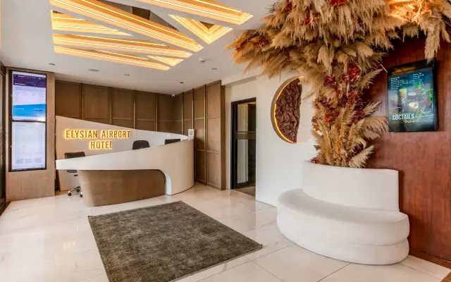 Hotel Elysian Airport
