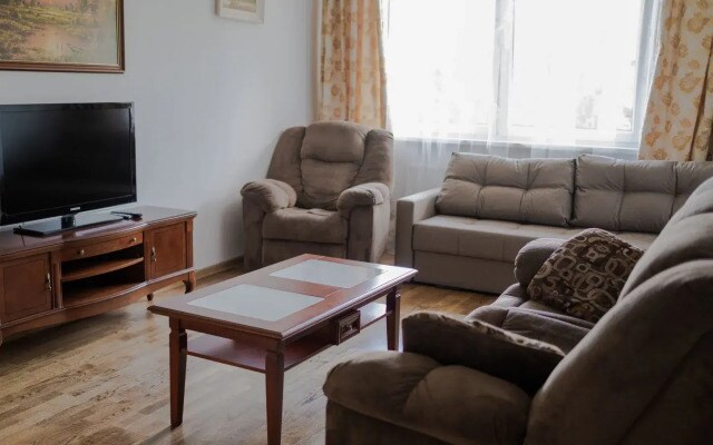 Квартира В Парковом переулке 7