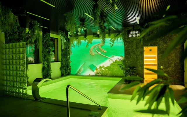 Квартира Дизайн-Студия Давид со SPA Комплексом с Бассейном