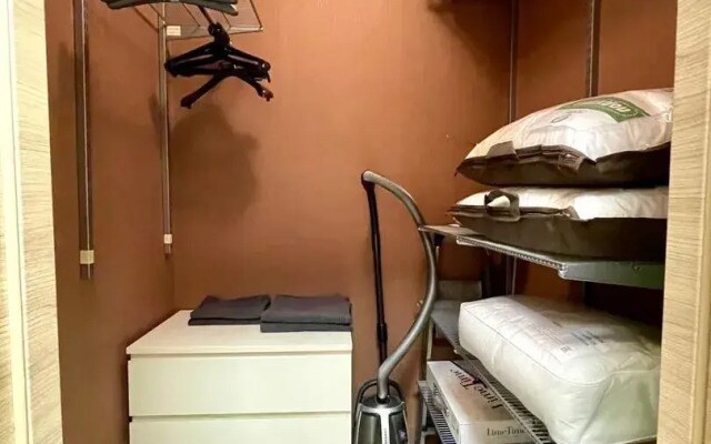 Апартаменты на Комсомольском проспекте, 80Е