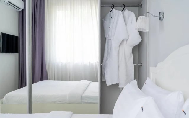 Апартаменты RED APARTMENTS Арт Лайт Сити апартамент Дюма