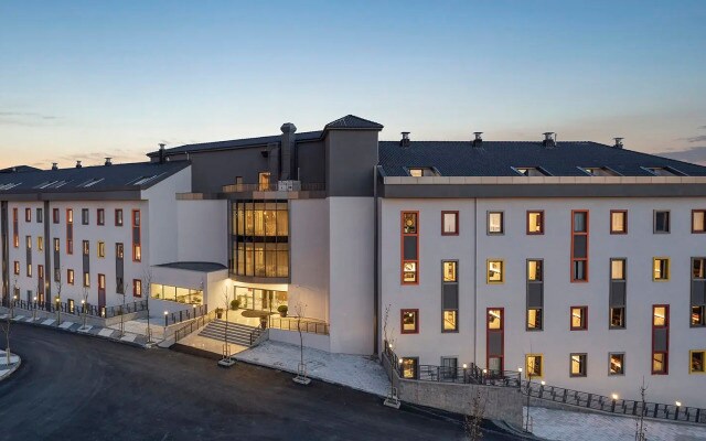 Отель Hampton by Hilton Istanbul Arnavutkoy
