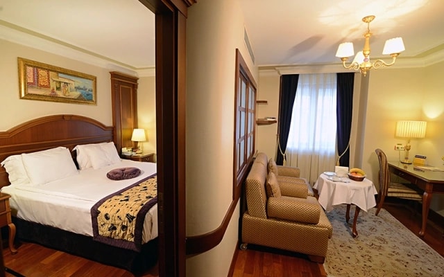 Отель Glk Premier Regency Suites & Spa