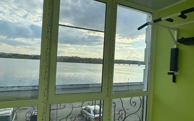Квартира в доме на набережной реки Волга