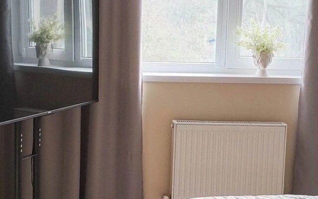 Квартира Комфортная Двухкомнатная на Одесской, в тихой сосновой роще