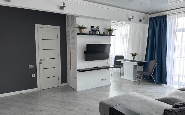 Квартира White Cozy Home
