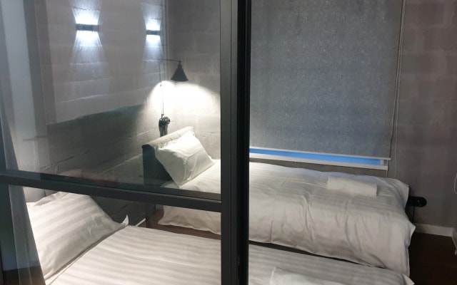 Апартаменты Green Lamp Downtown