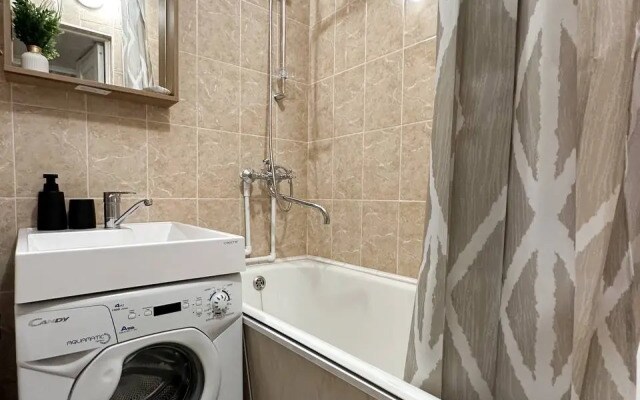 Квартира Top Rooms: Двухкомнатная у метро Пролетарская с качелями